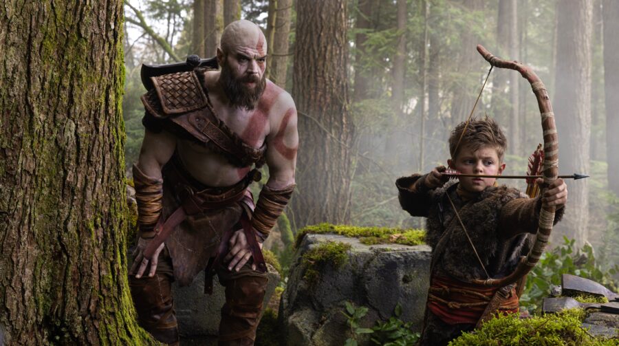Kratos e Atreus na primeira imagem oficial da série de God of War do Prime Video